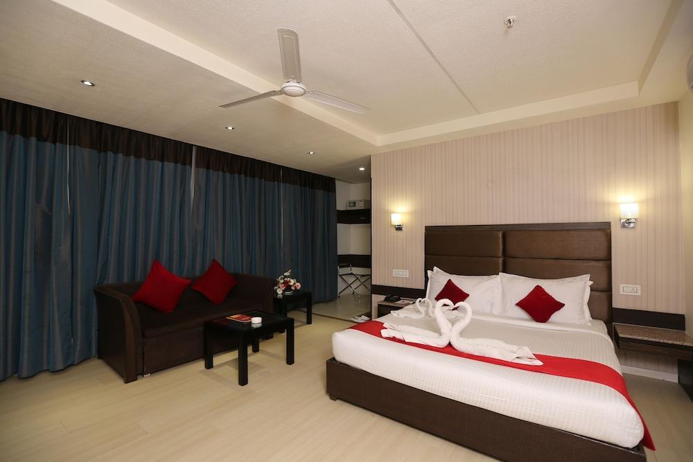 Tulip Inn Zirakpur Zewnętrze zdjęcie