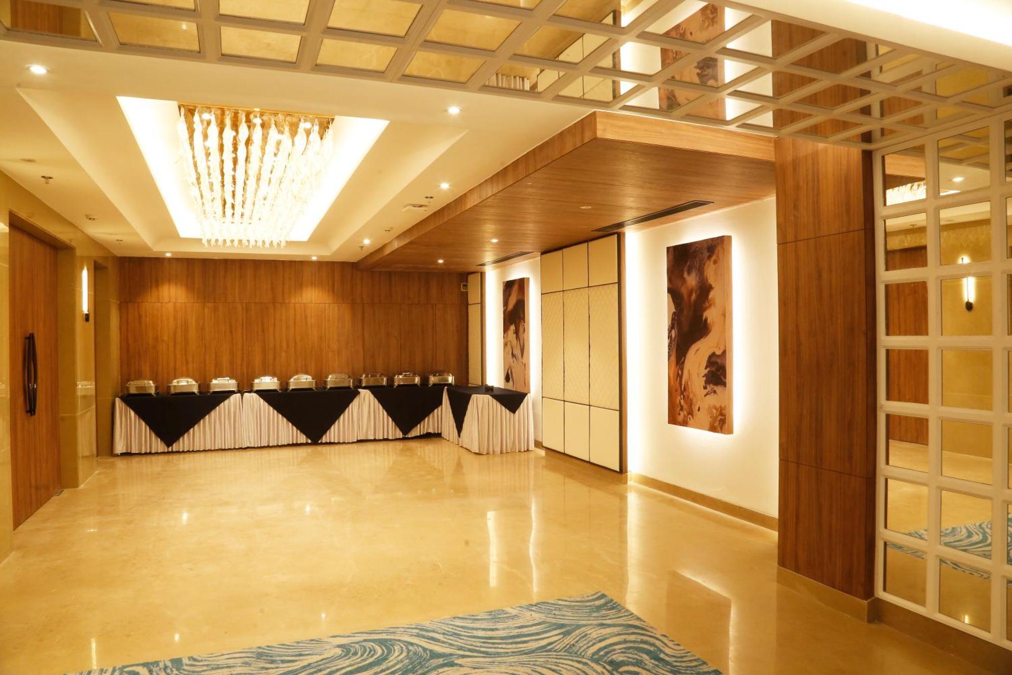Tulip Inn Zirakpur Zewnętrze zdjęcie