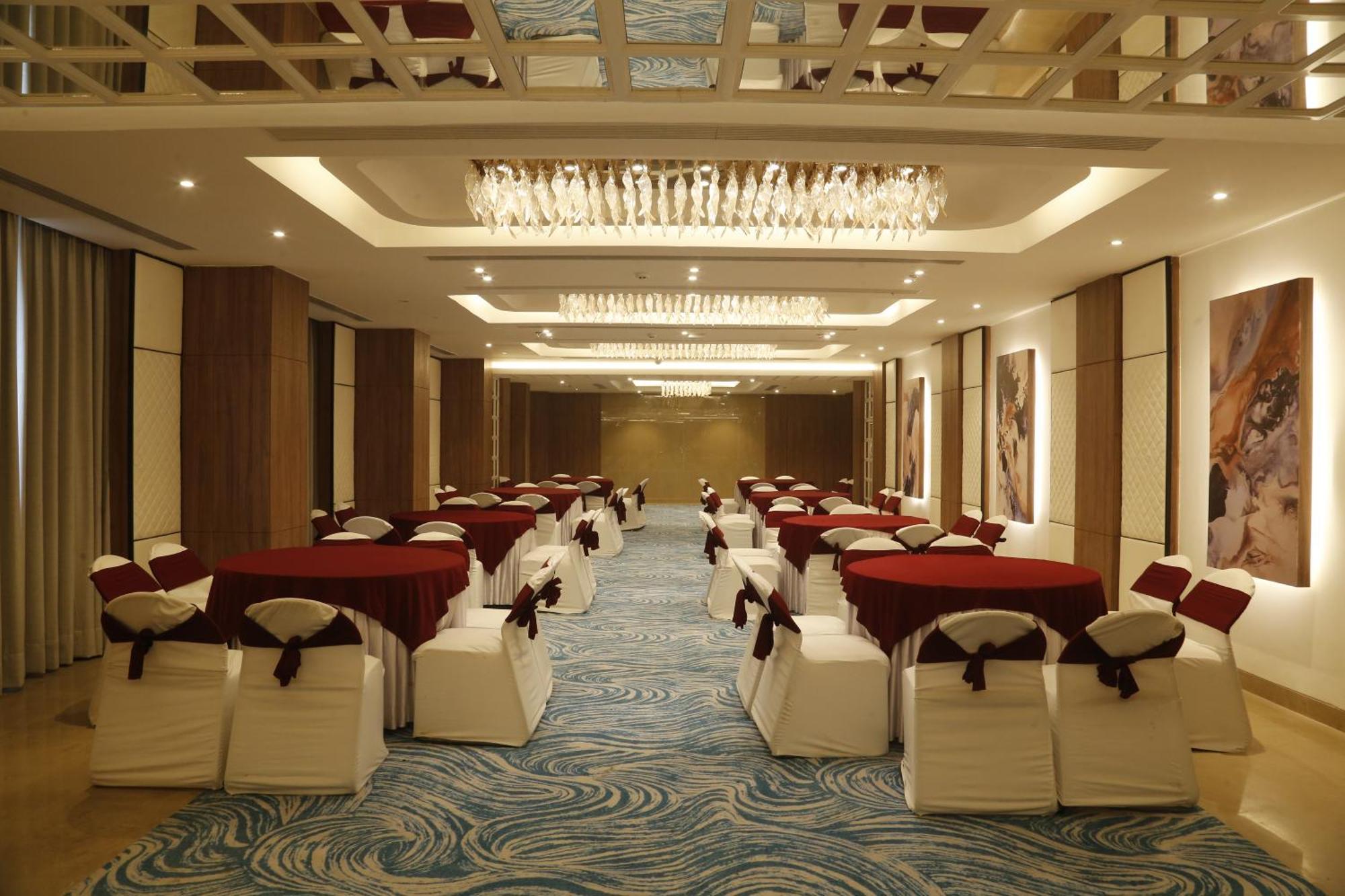 Tulip Inn Zirakpur Zewnętrze zdjęcie