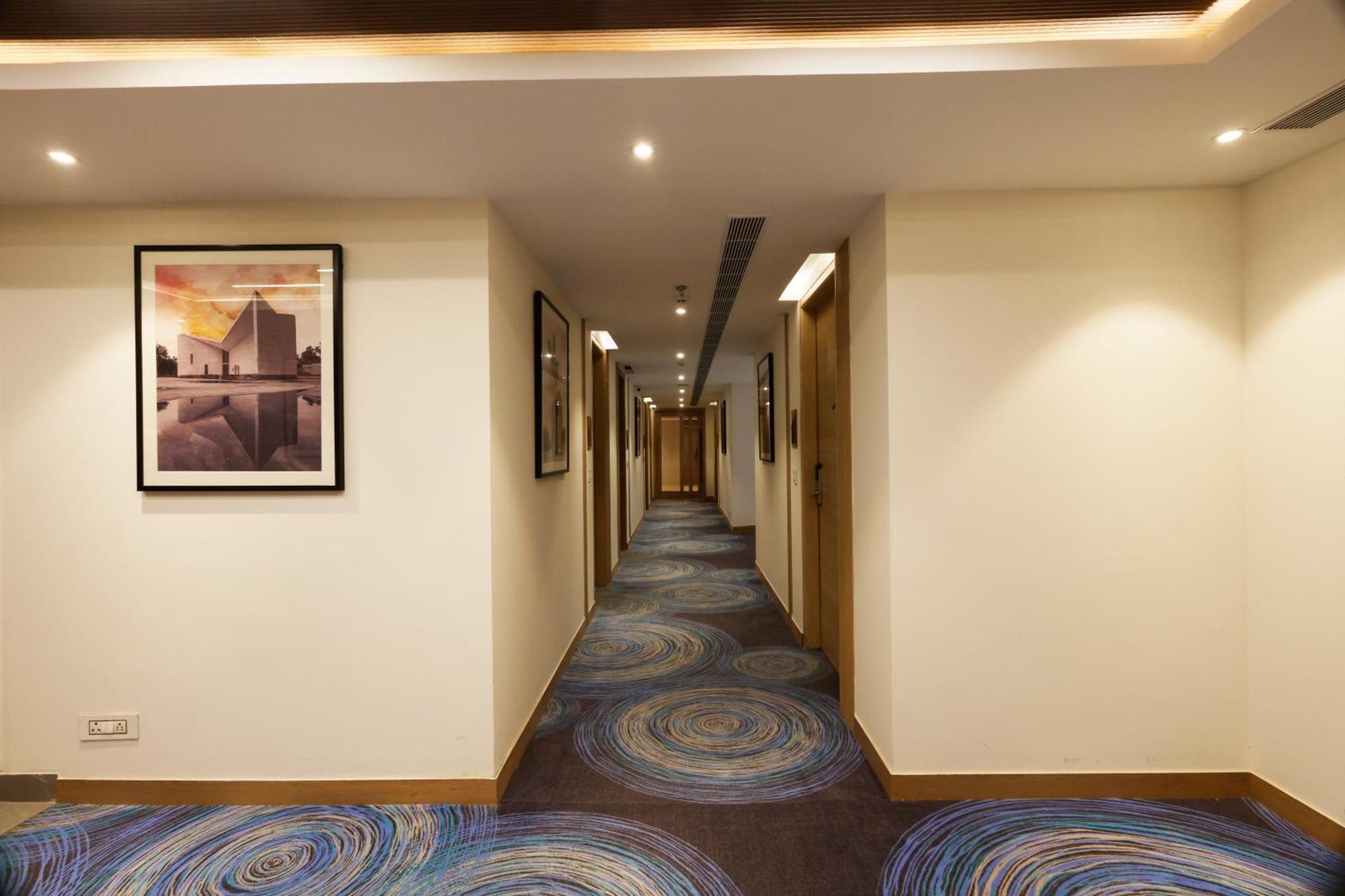 Tulip Inn Zirakpur Zewnętrze zdjęcie