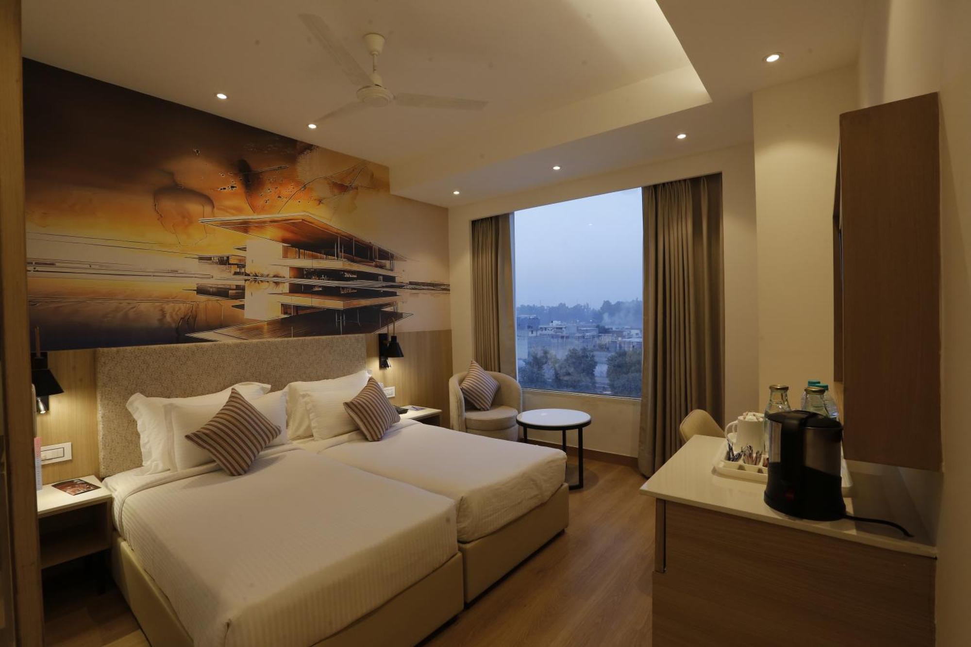 Tulip Inn Zirakpur Zewnętrze zdjęcie