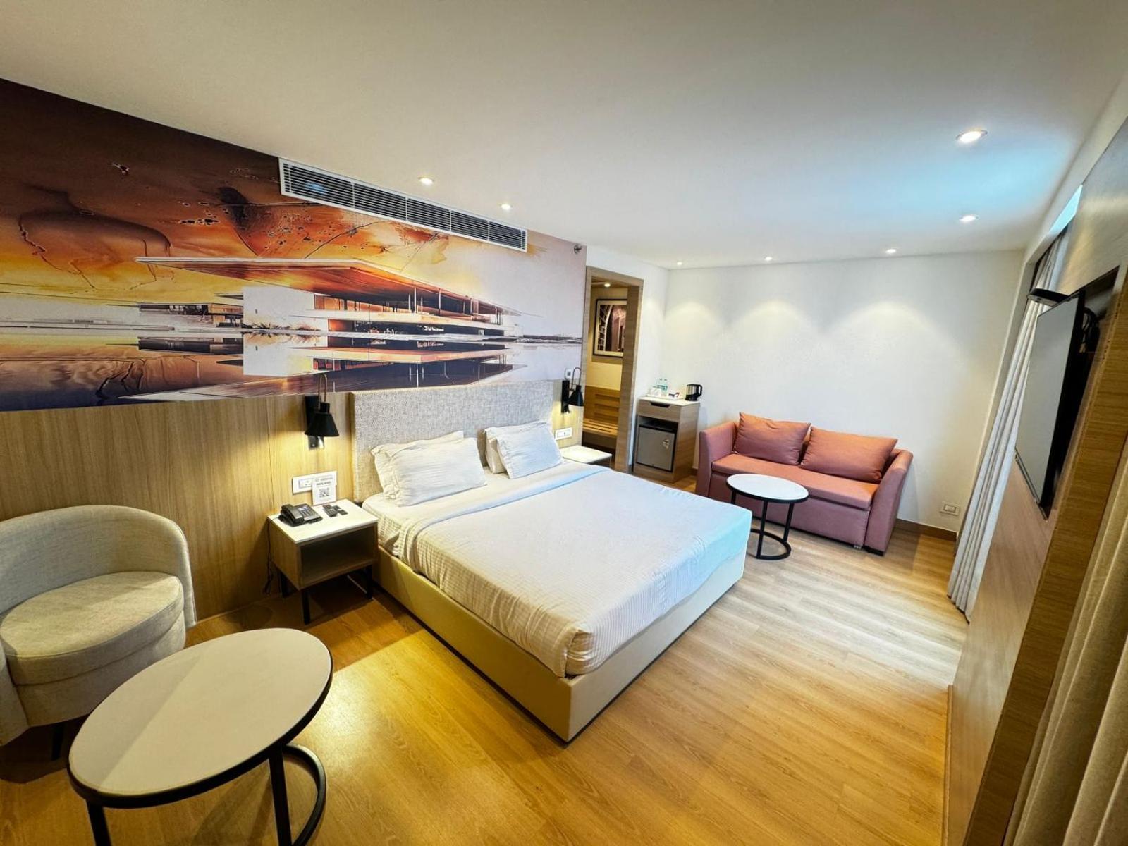 Tulip Inn Zirakpur Zewnętrze zdjęcie