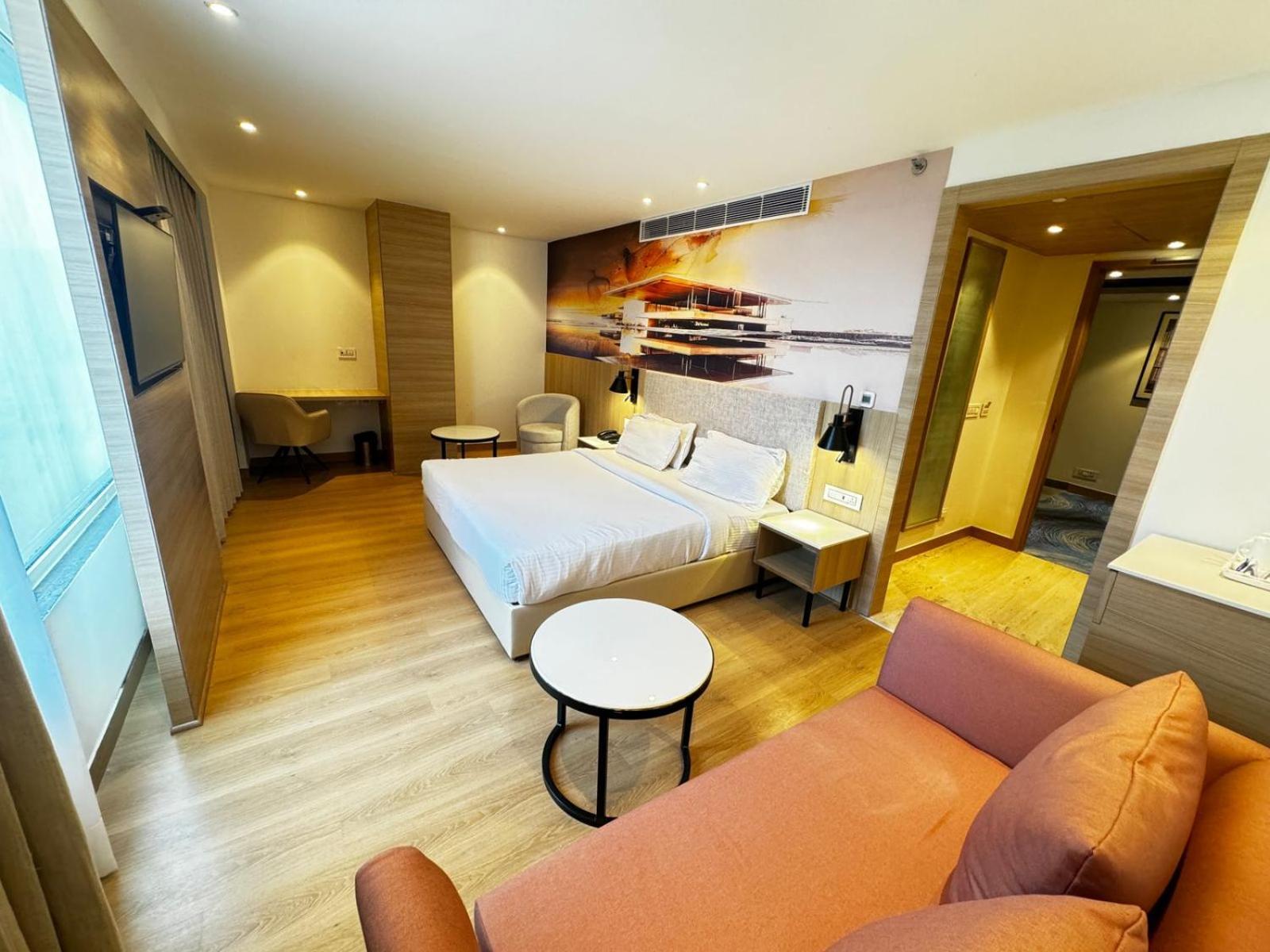 Tulip Inn Zirakpur Zewnętrze zdjęcie