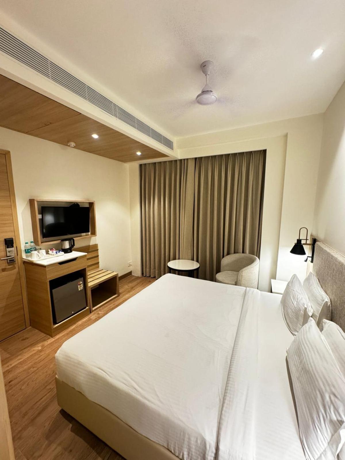 Tulip Inn Zirakpur Zewnętrze zdjęcie